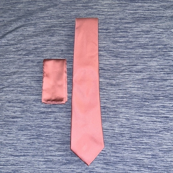 Men’s pink tie with matching pocket square - Picture 1 of 1